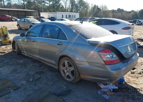 2008 Mercedes-Benz S 550 4Matic z USA, uszkodzony, nr VIN WDDNG86X08A182511